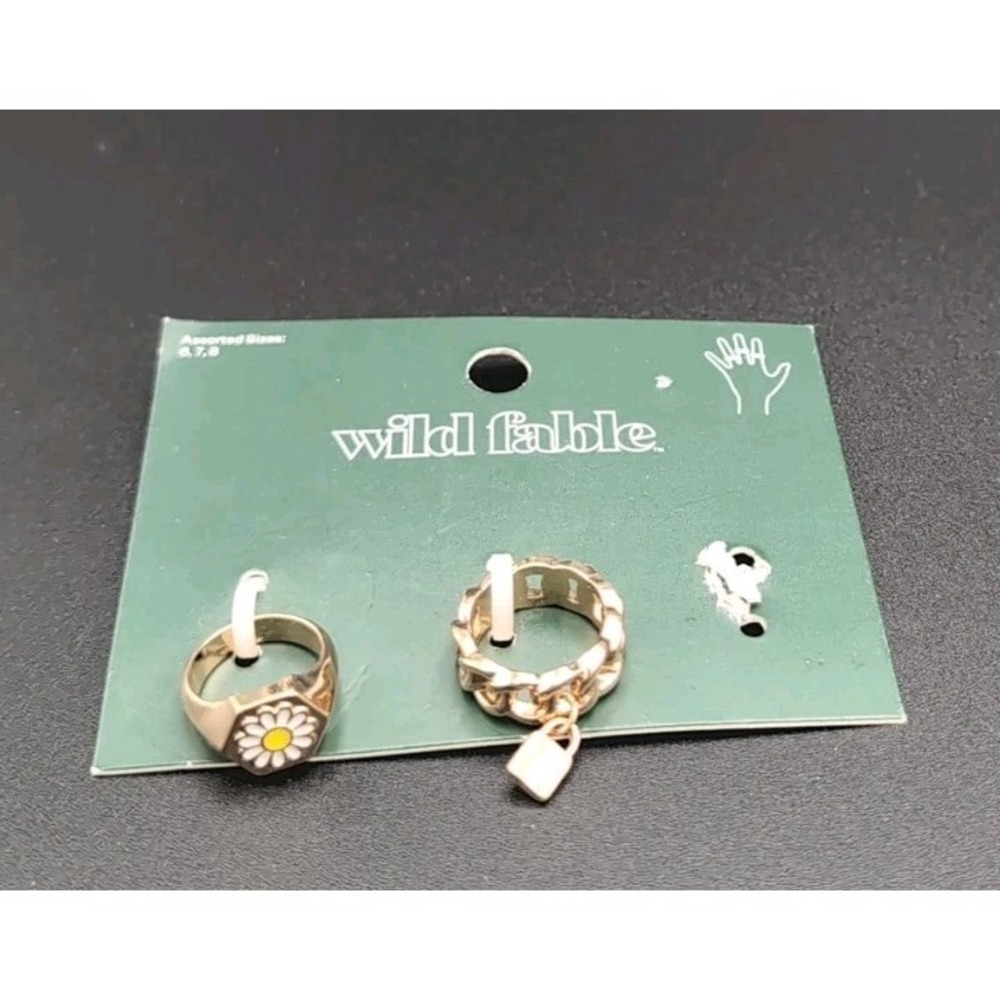 Wild Fable set of 2 Rings Gold Tone  size 6 7